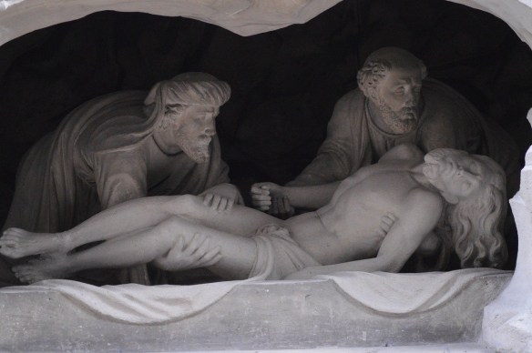 Jesus in tomb