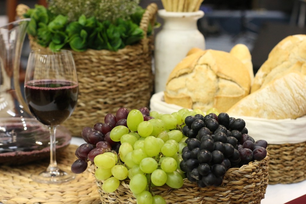 Holy communion, bread, wine, grapes